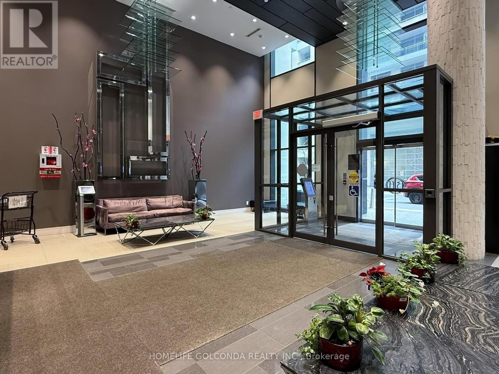 Photo 1 of 1007 9205 Yonge Street, Richmond Hill ON