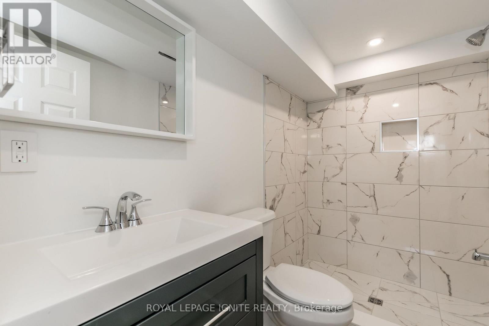 Photo 38 of 781 Oliva Street, Pickering ON