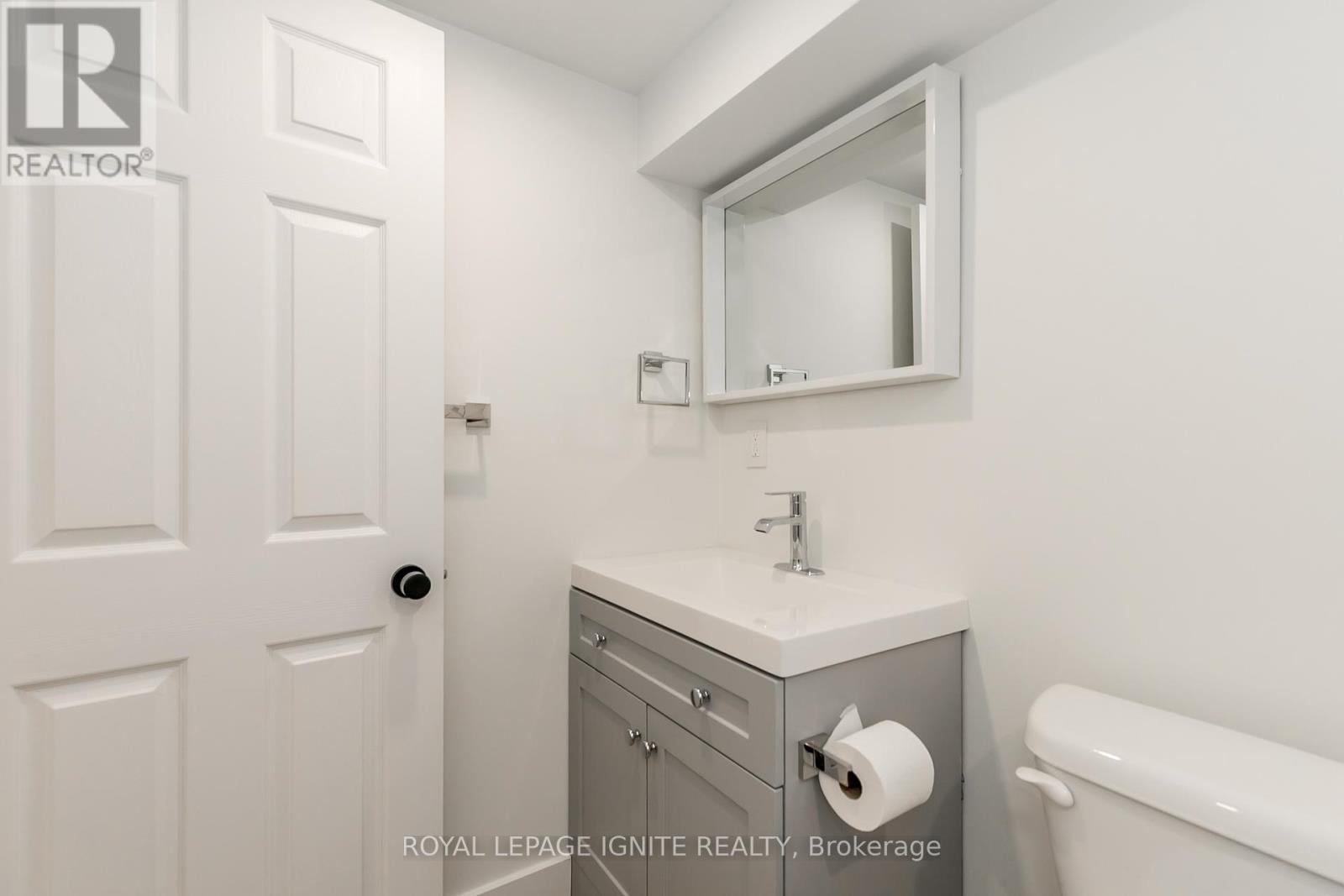 Photo 32 of 781 Oliva Street, Pickering ON