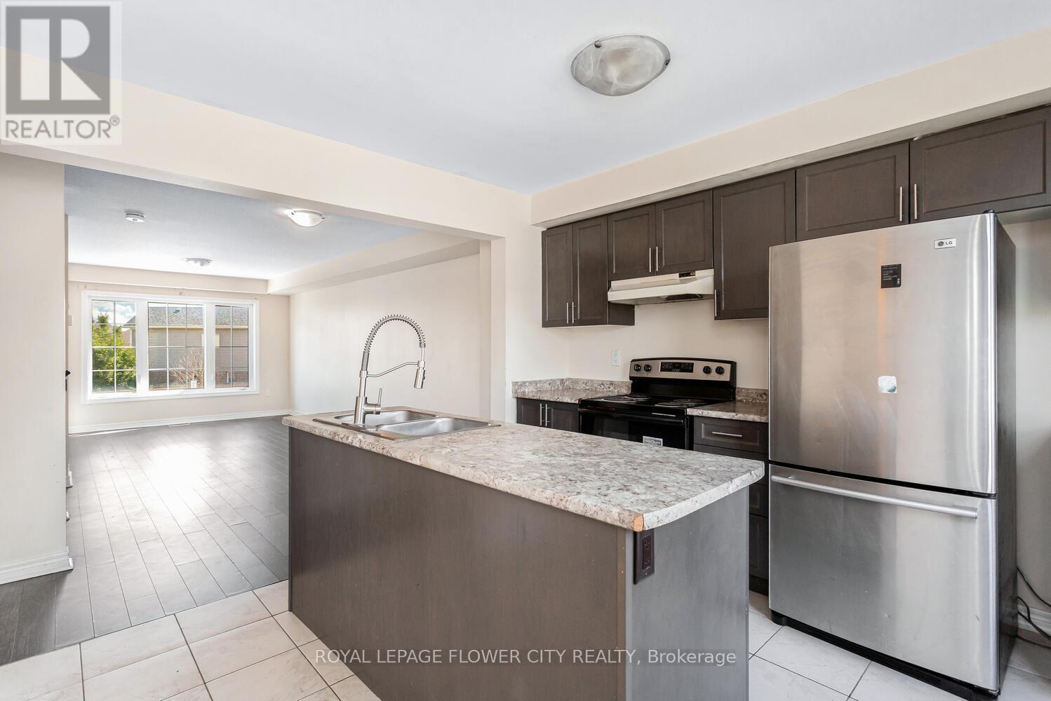 Photo 26 of 43 470 Linden Drive, Cambridge ON