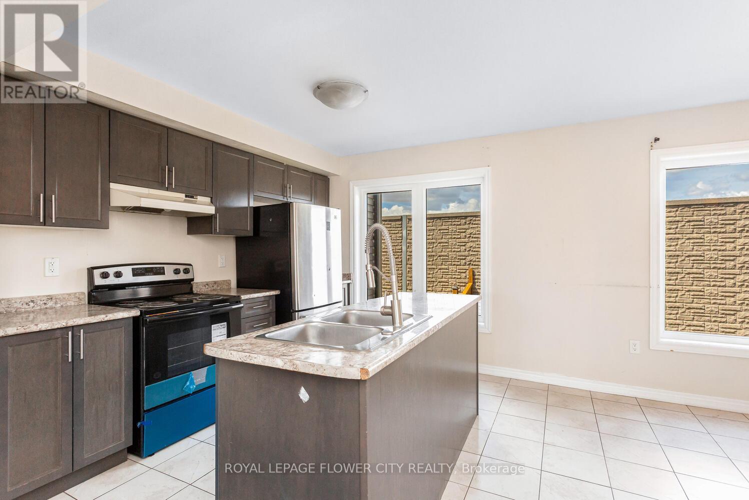 Photo 10 of 43 470 Linden Drive, Cambridge ON