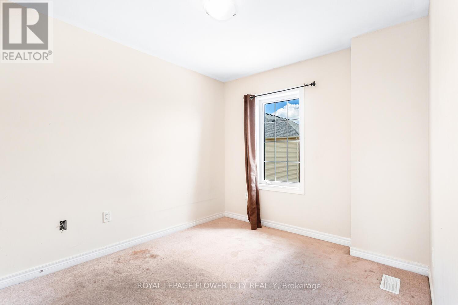 Photo 20 of 43 470 Linden Drive, Cambridge ON