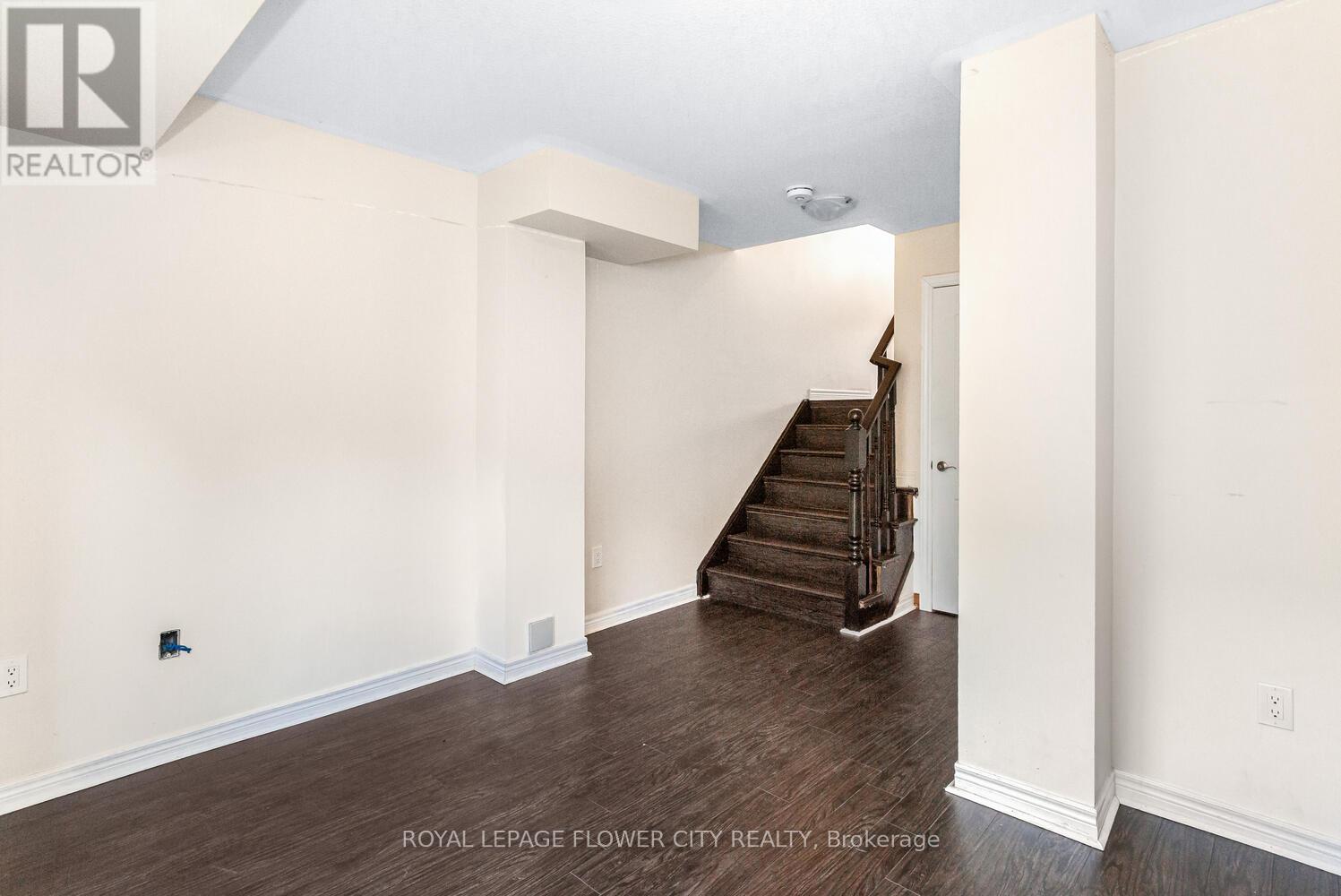 Photo 8 of 43 470 Linden Drive, Cambridge ON