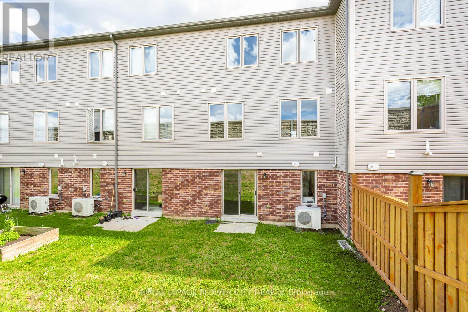 Photo 24 of 43 470 Linden Drive, Cambridge ON
