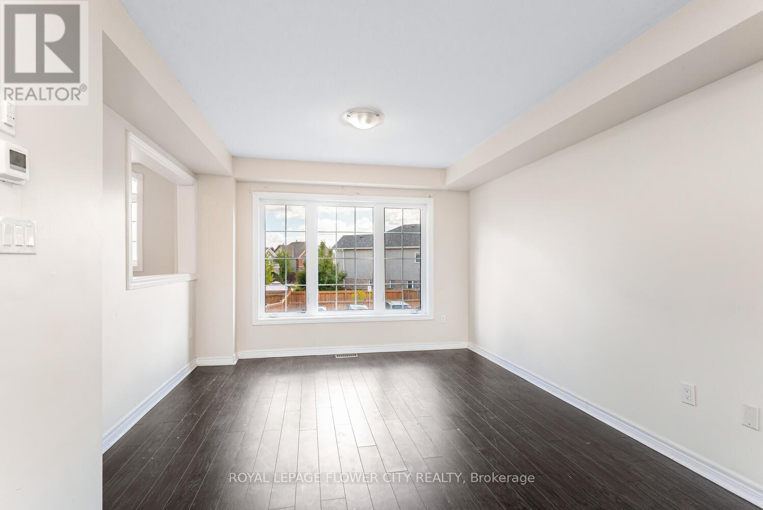 Photo 30 of 43 470 Linden Drive, Cambridge ON
