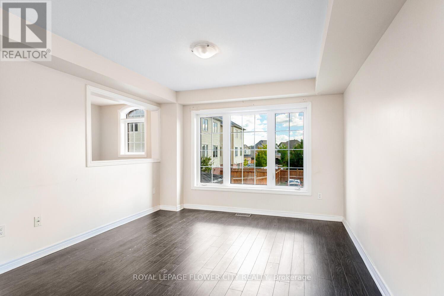 Photo 17 of 43 470 Linden Drive, Cambridge ON