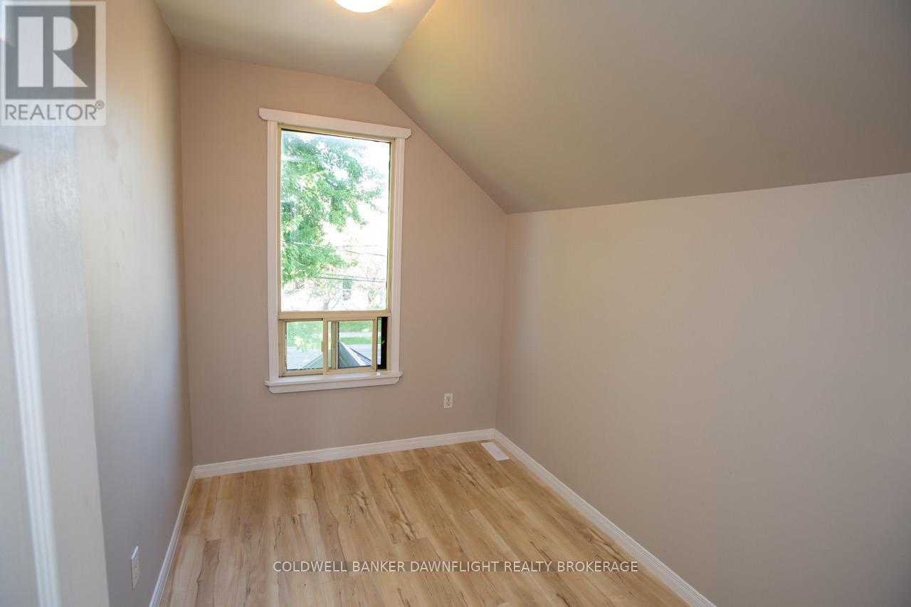 Photo 8 of 458 Adelaide Street N, London East ON