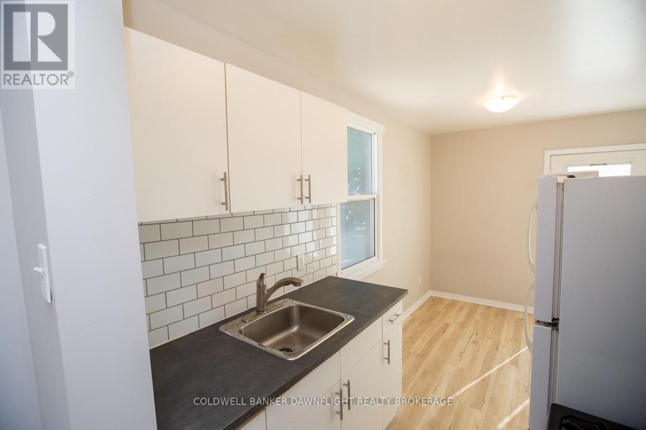 Photo 9 of 458 Adelaide Street N, London East ON