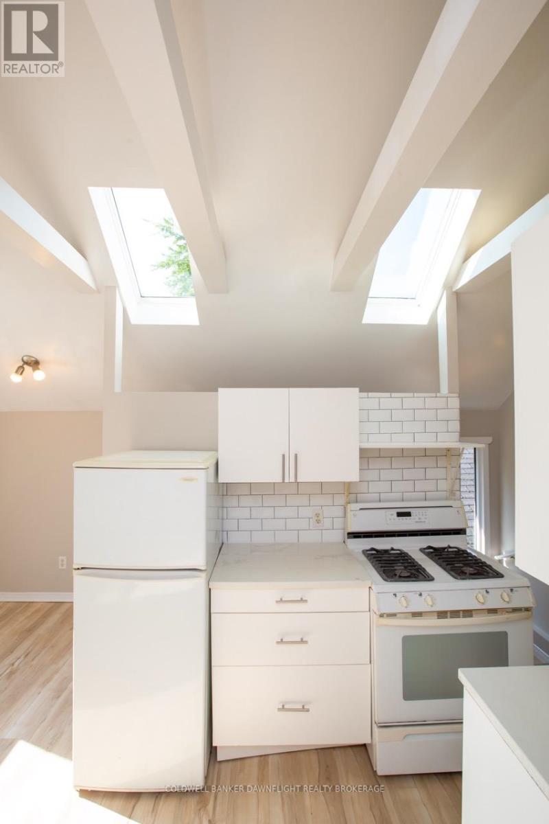 Photo 14 of 458 Adelaide Street N, London East ON