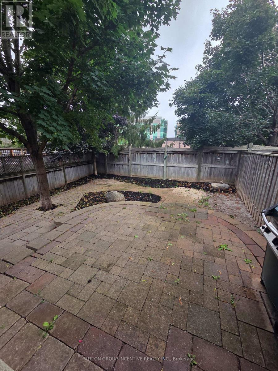 Photo 10 of 111 Dunsmore Lane, Barrie ON