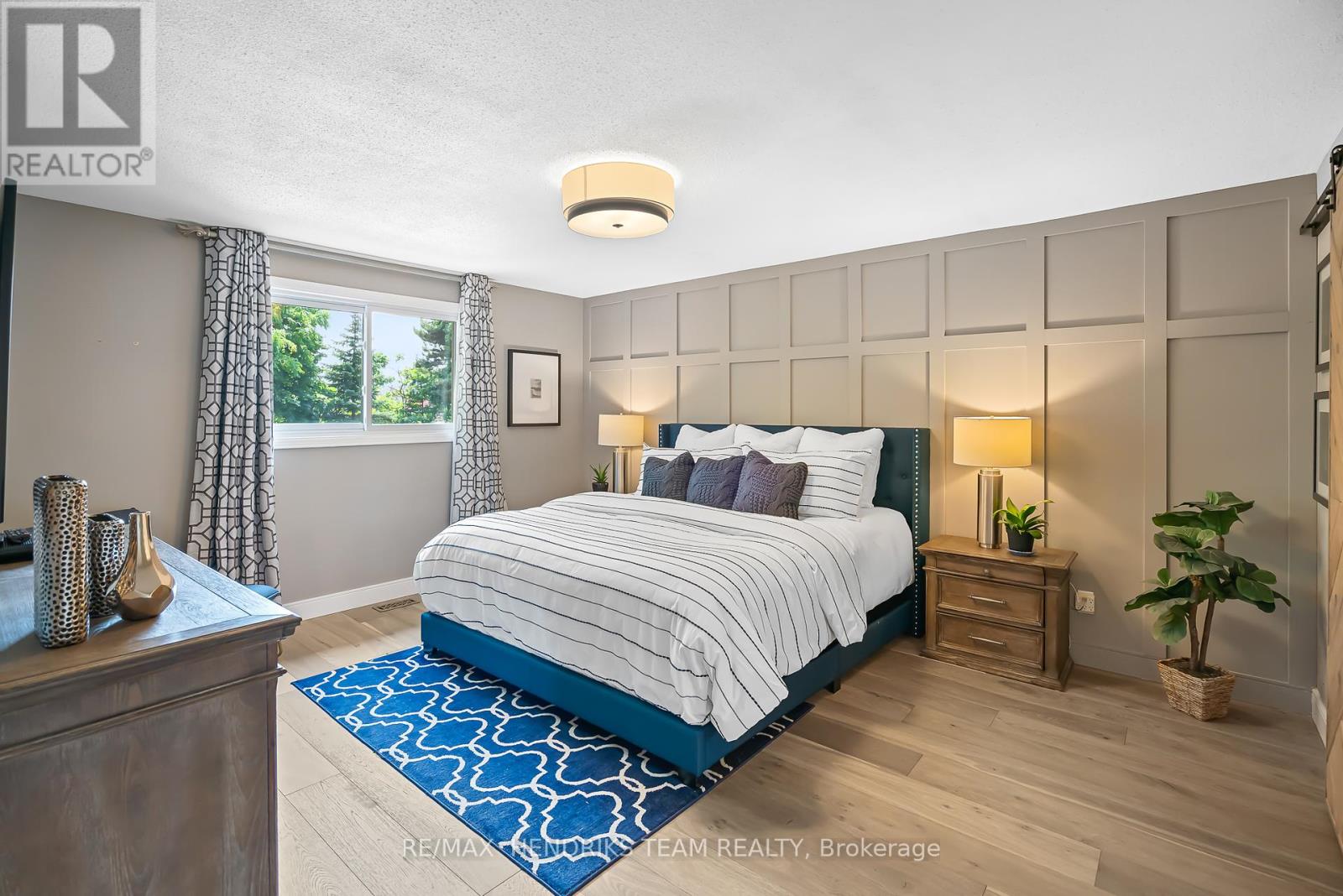 Photo 6 of 21 Farmington Drive, St Catharines ON