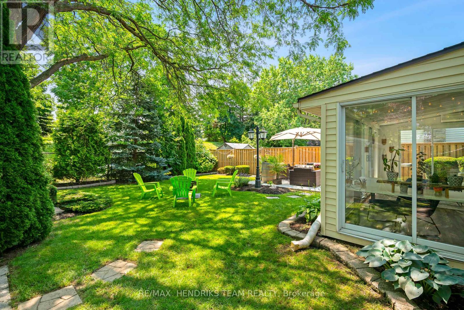 Photo 27 of 21 Farmington Drive, St Catharines ON