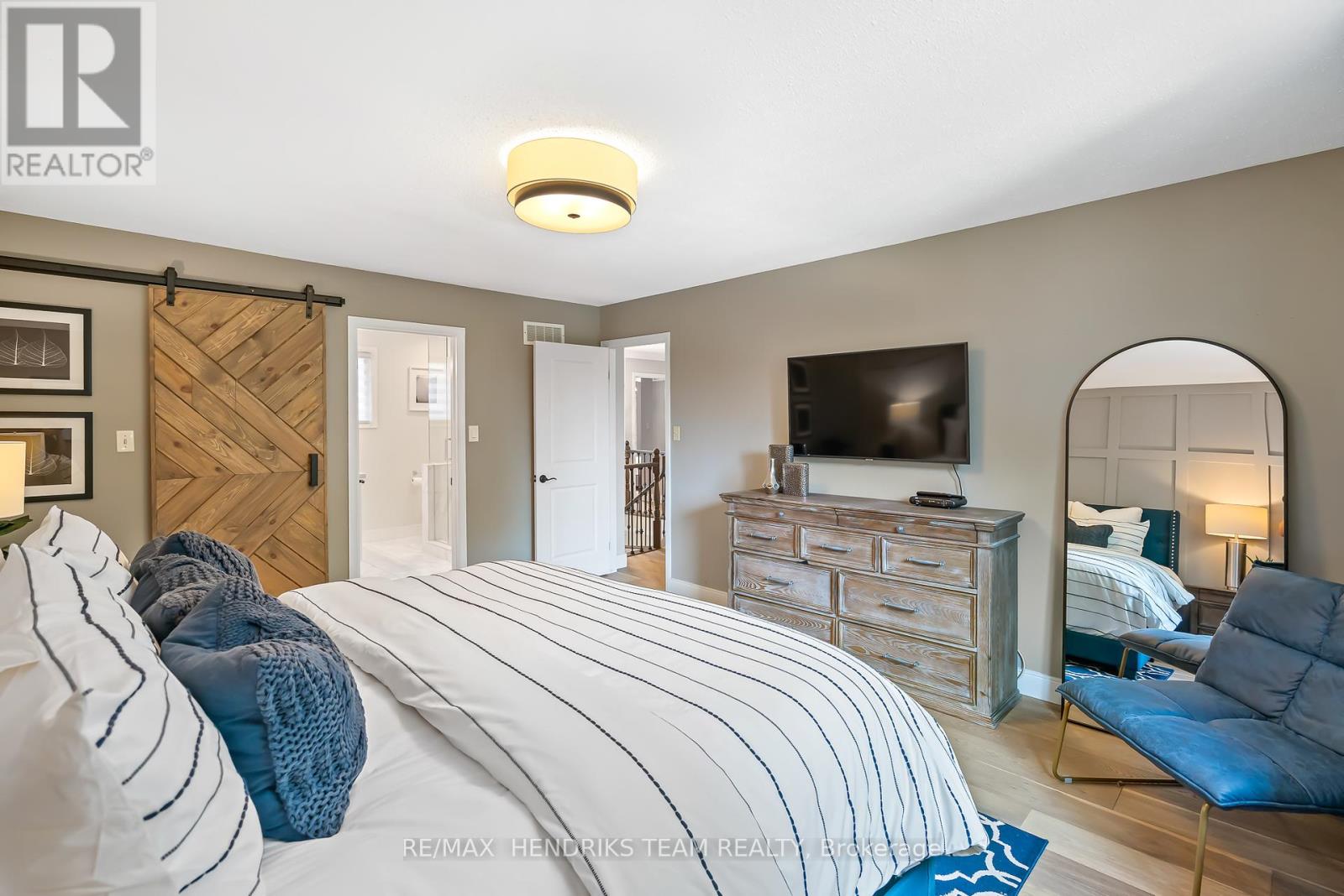 Photo 33 of 21 Farmington Drive, St Catharines ON