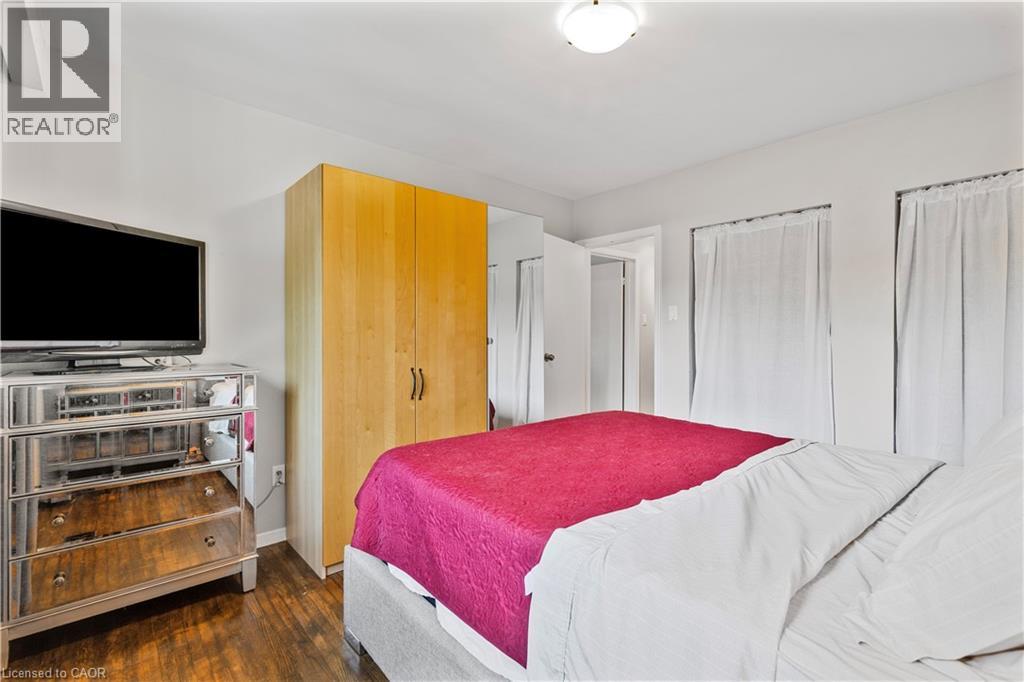 Photo 10 of 607 Turner Drive, Burlington ON