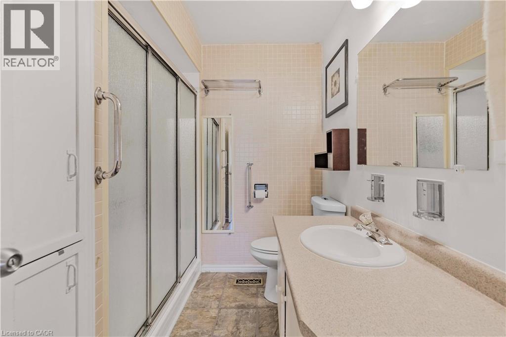 Photo 13 of 607 Turner Drive, Burlington ON