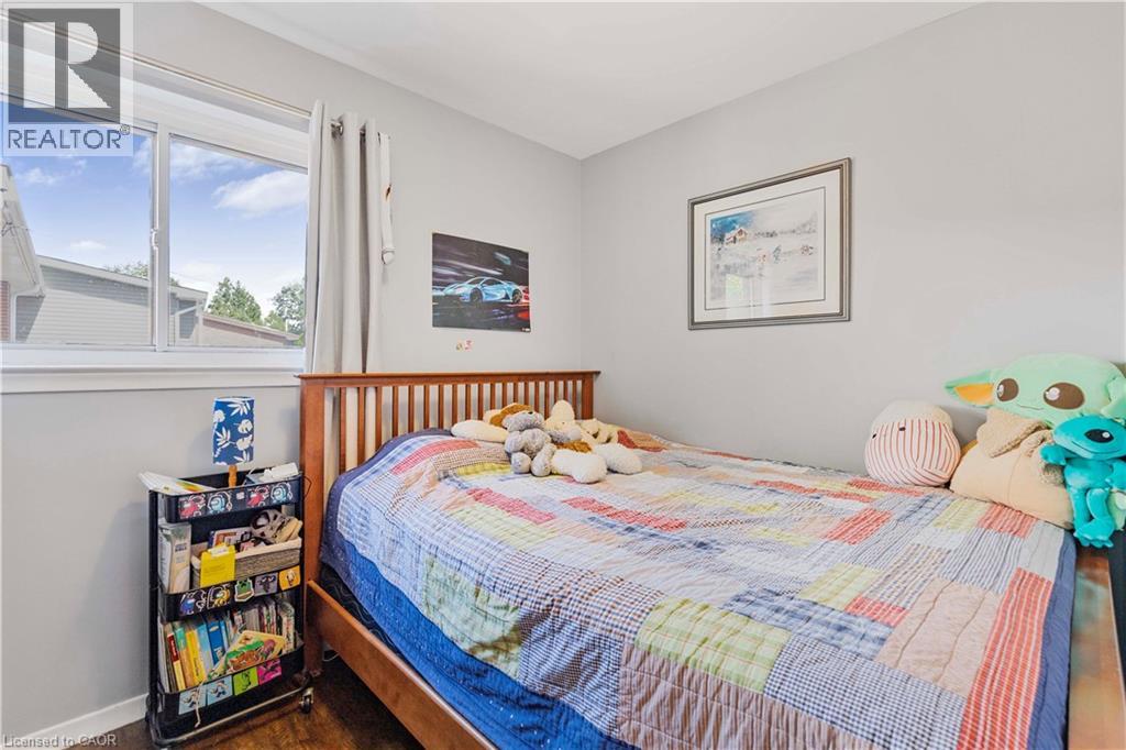 Photo 16 of 607 Turner Drive, Burlington ON