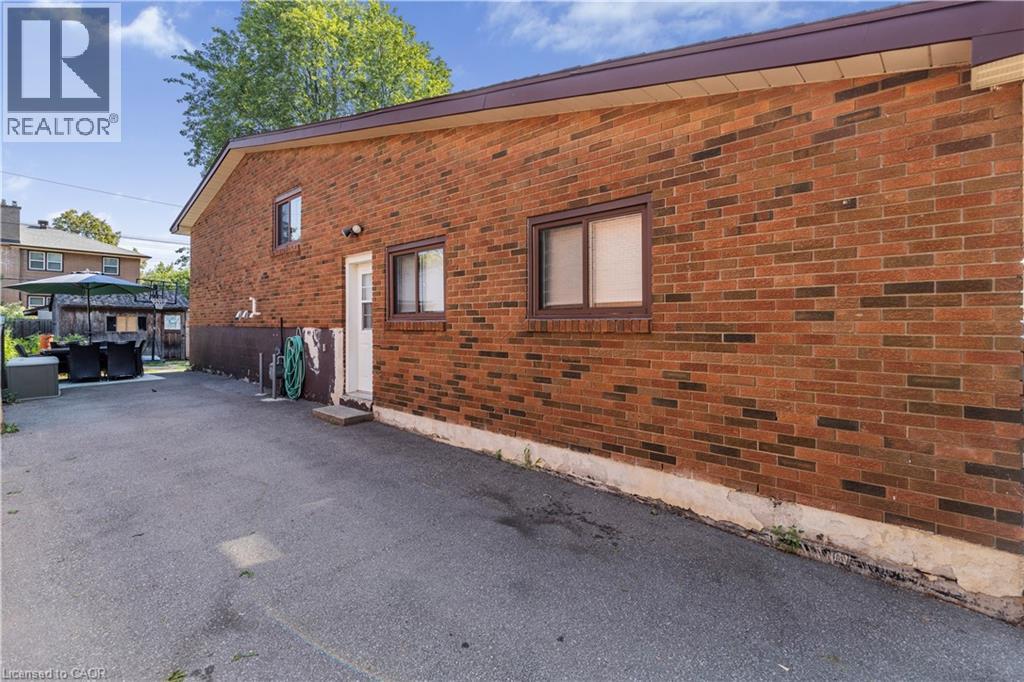 Photo 21 of 607 Turner Drive, Burlington ON