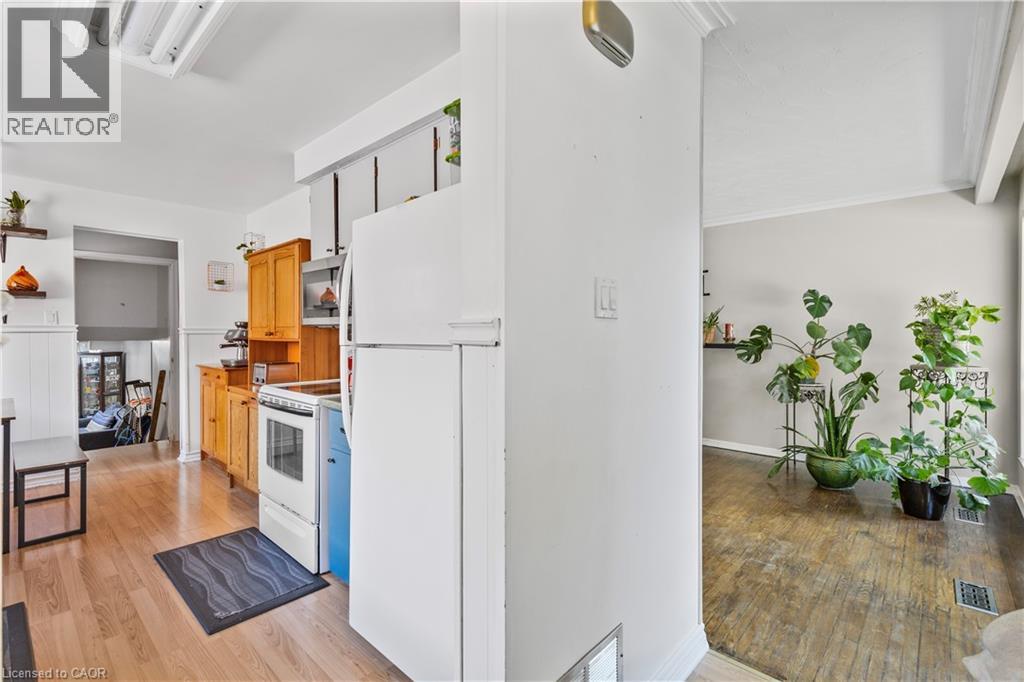 Photo 3 of 607 Turner Drive, Burlington ON
