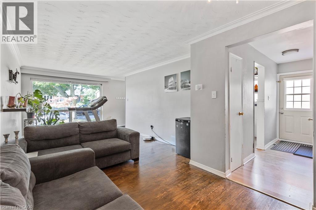 Photo 7 of 607 Turner Drive, Burlington ON