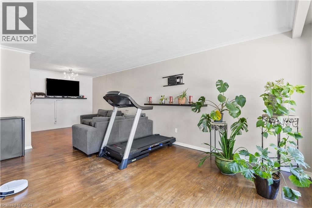 Photo 8 of 607 Turner Drive, Burlington ON