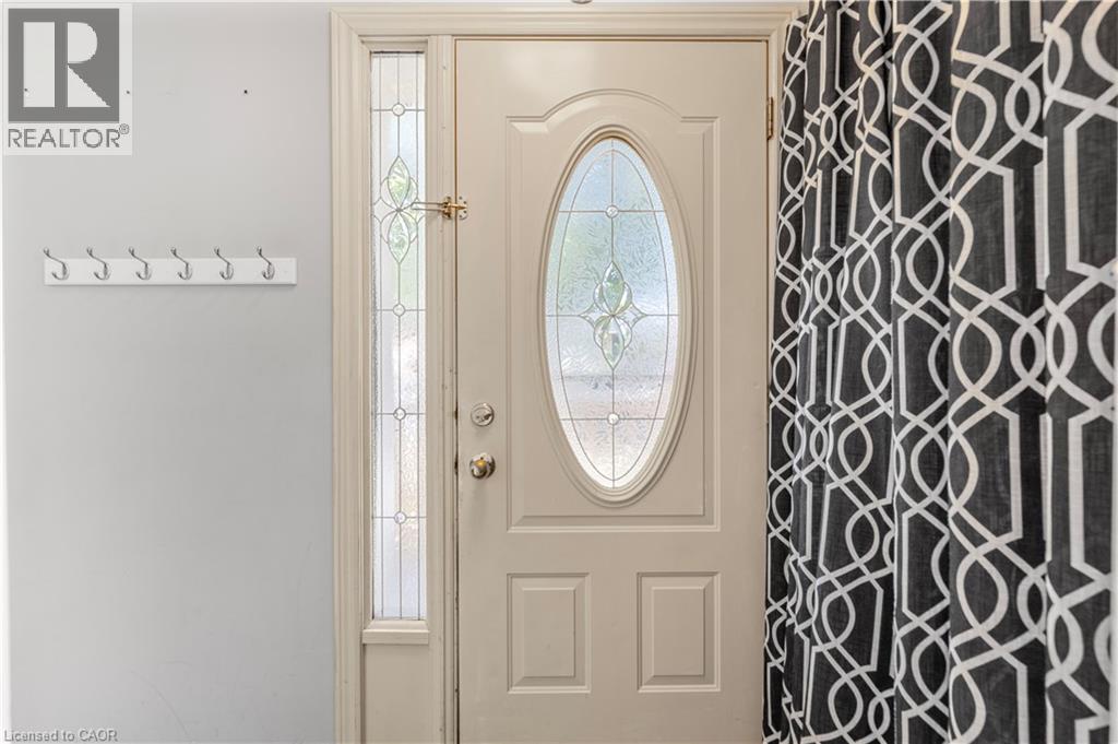 Photo 9 of 607 Turner Drive, Burlington ON