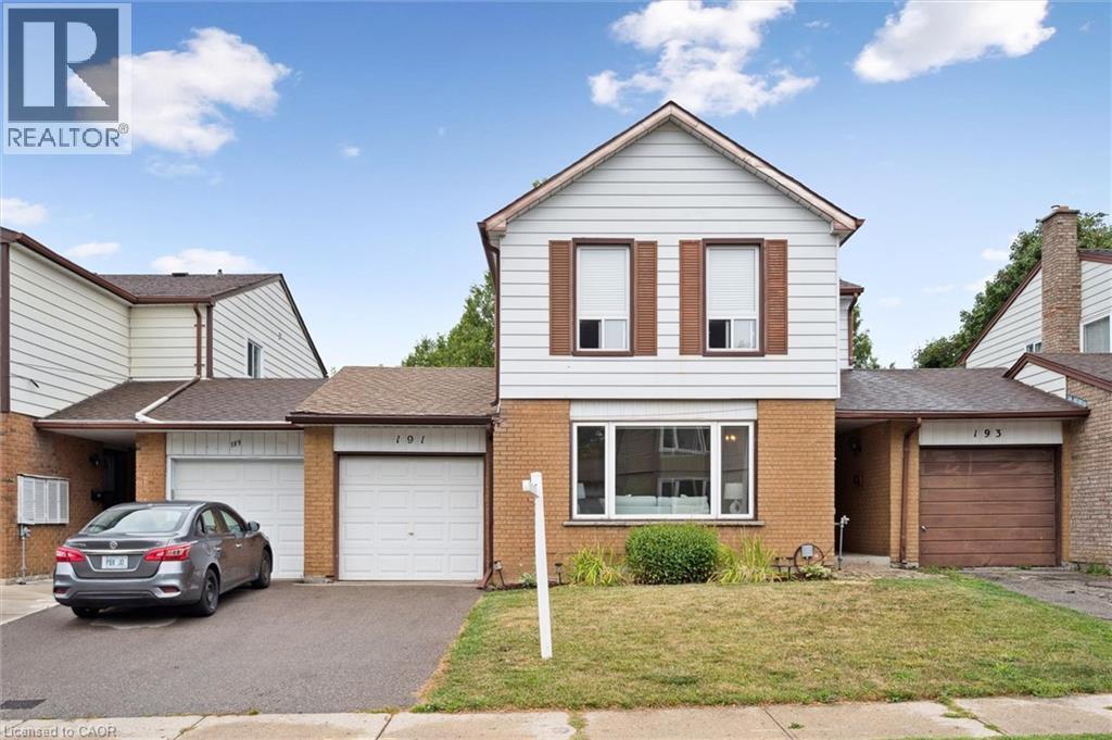 Photo 4 of 191 Silver Aspen Crescent, Kitchener ON