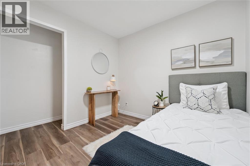 Photo 12 of 191 Silver Aspen Crescent, Kitchener ON