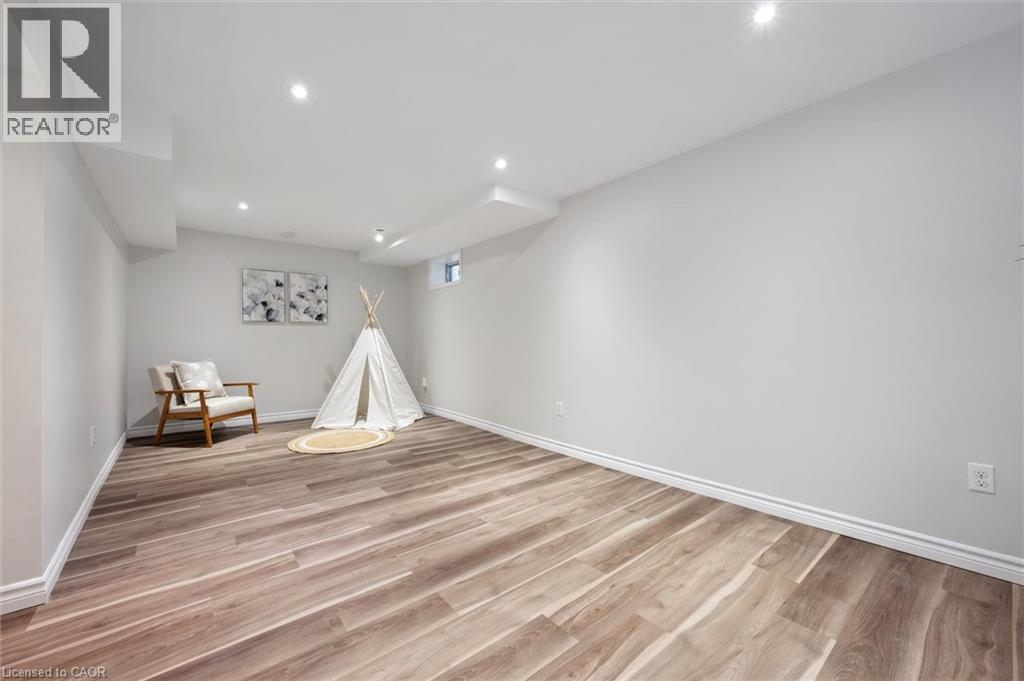 Photo 22 of 191 Silver Aspen Crescent, Kitchener ON