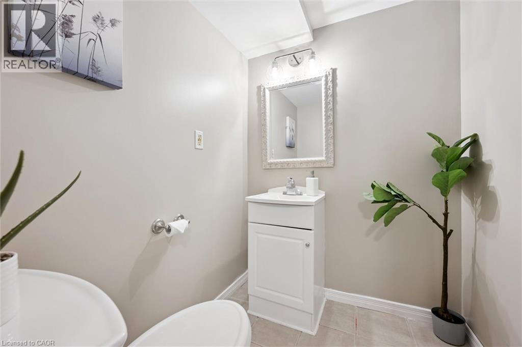 Photo 11 of 191 Silver Aspen Crescent, Kitchener ON