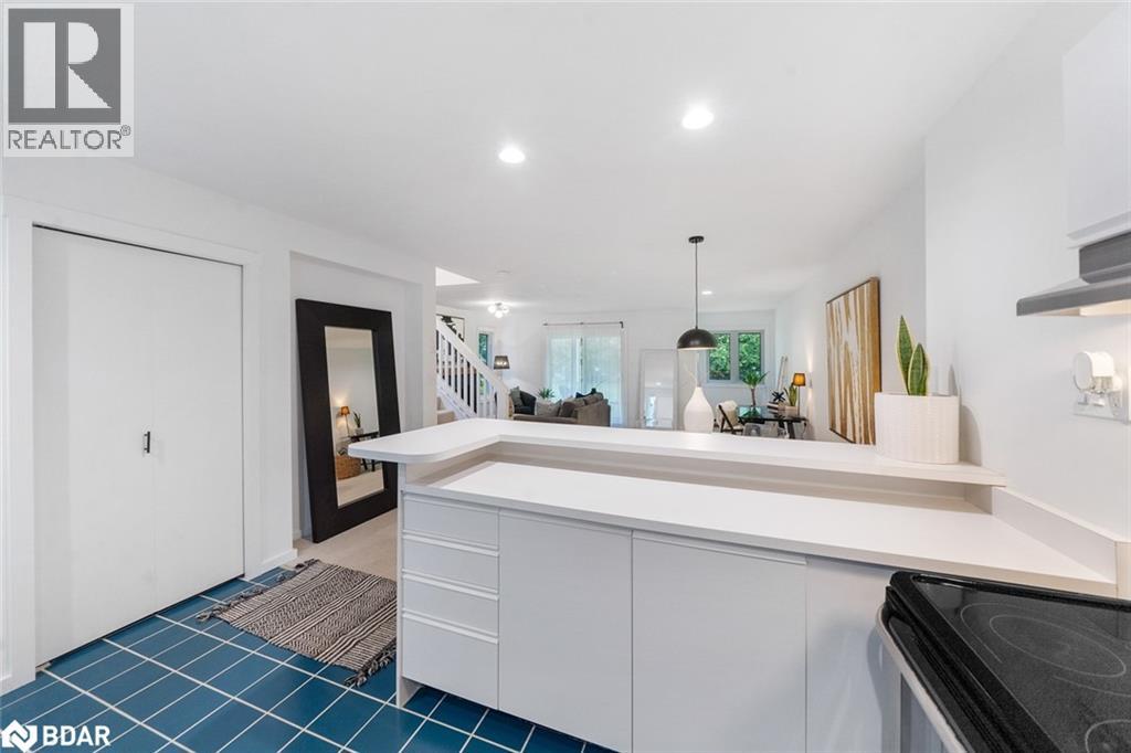 Photo 12 of 548 Oxbow Crescent, Collingwood ON