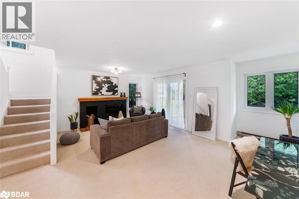 Photo 34 of 548 Oxbow Crescent, Collingwood ON
