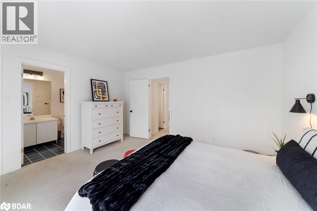 Photo 23 of 548 Oxbow Crescent, Collingwood ON