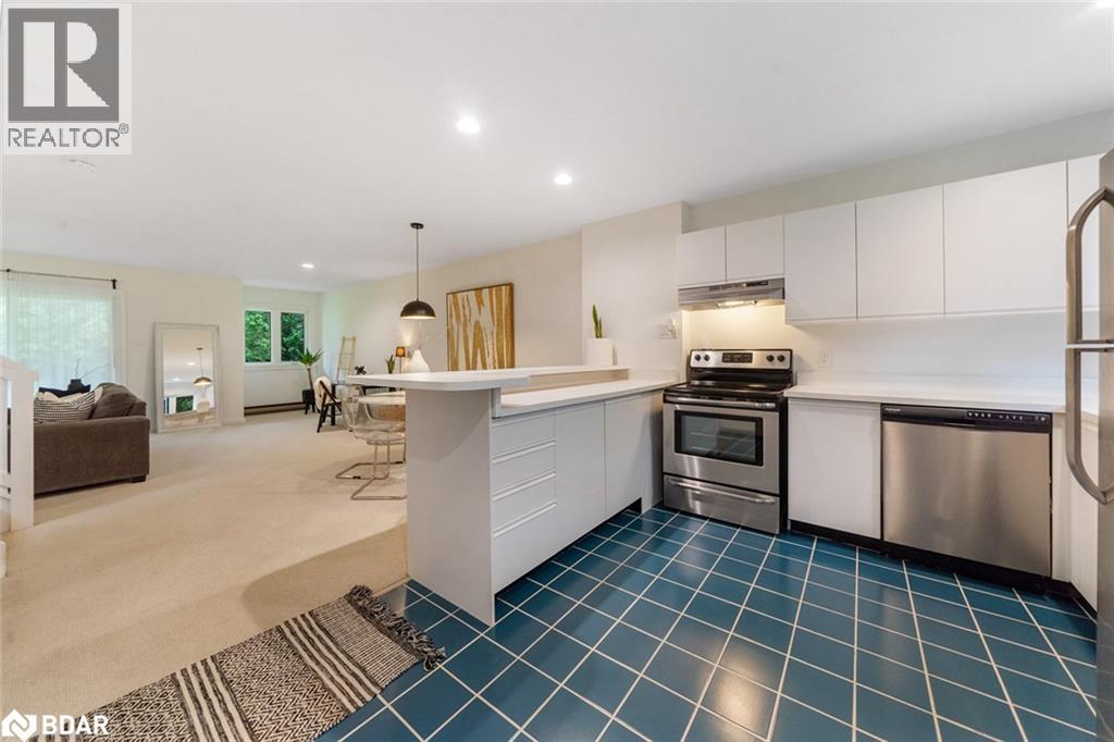 Photo 4 of 548 Oxbow Crescent, Collingwood ON