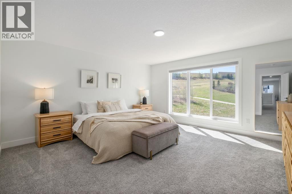 Photo 11 of 116 Sherwood Crescent Nw, Calgary AB