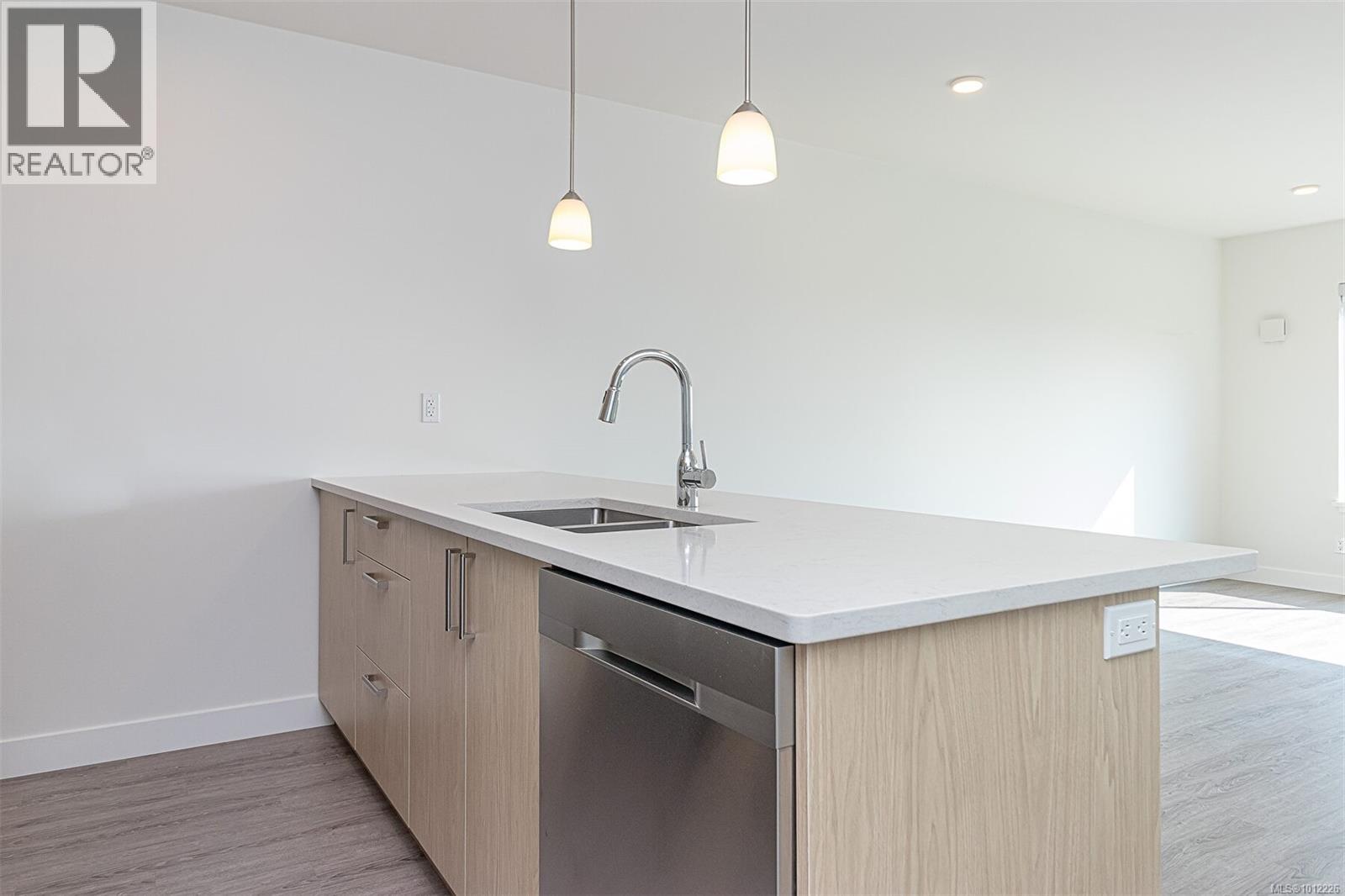 Photo 11 of 207 135 Haliburton St, Nanaimo BC