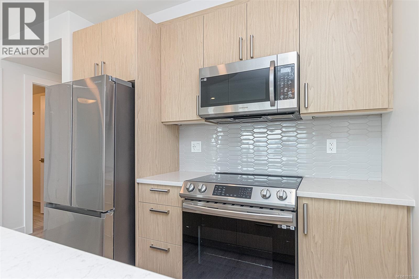 Photo 12 of 207 135 Haliburton St, Nanaimo BC