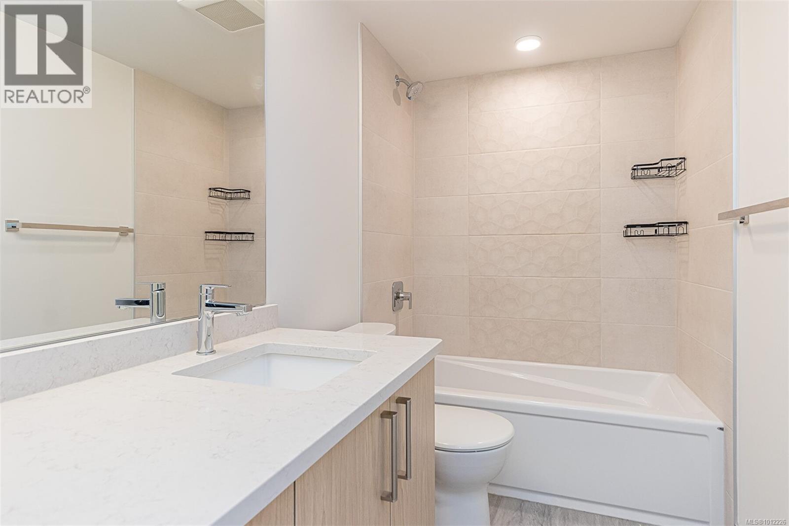 Photo 16 of 207 135 Haliburton St, Nanaimo BC