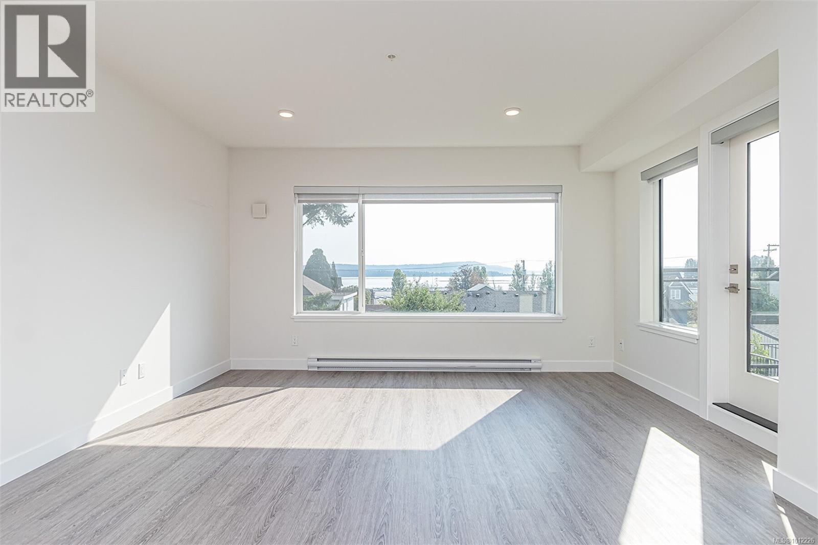 Photo 6 of 207 135 Haliburton St, Nanaimo BC