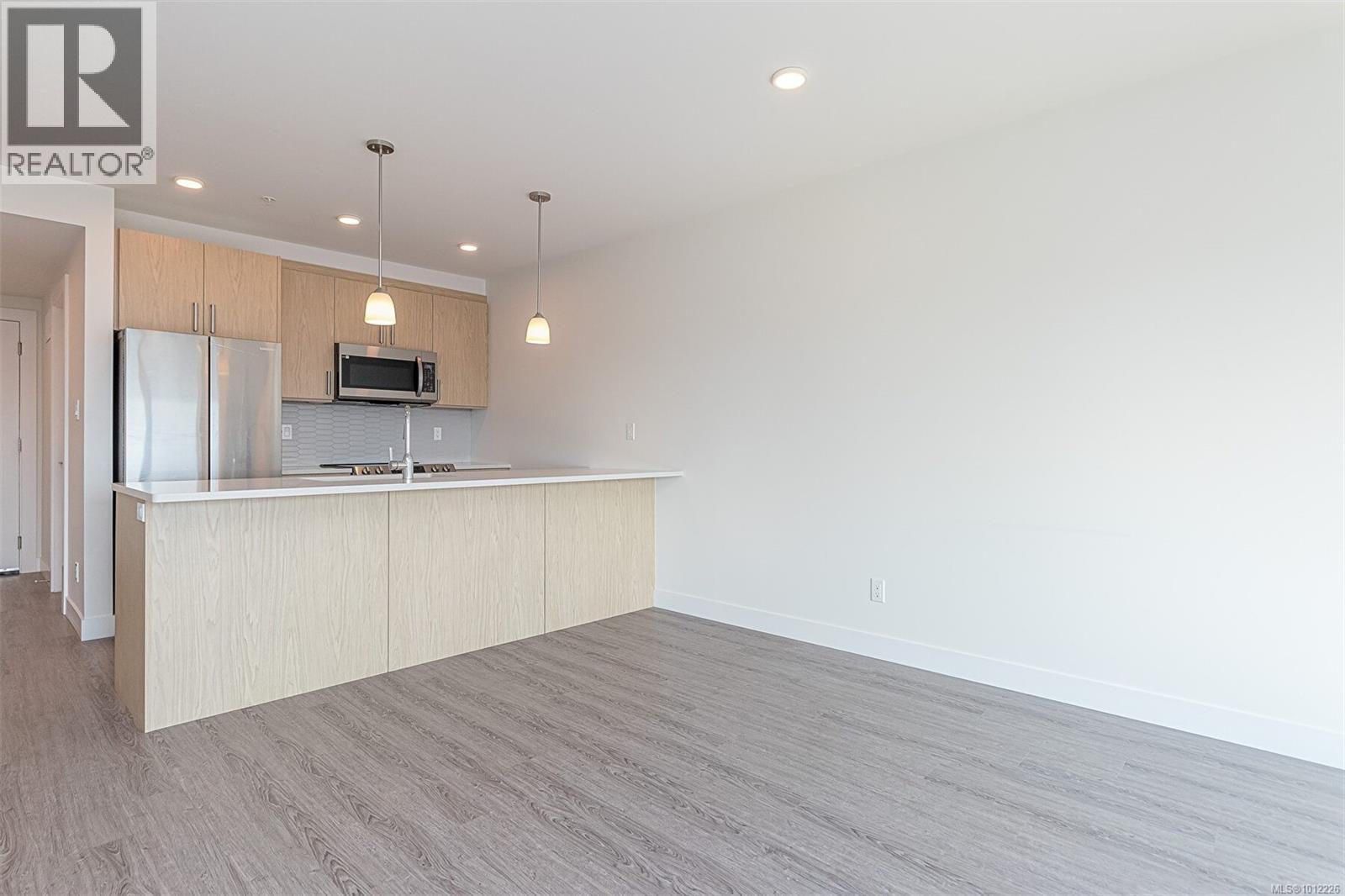 Photo 9 of 207 135 Haliburton St, Nanaimo BC