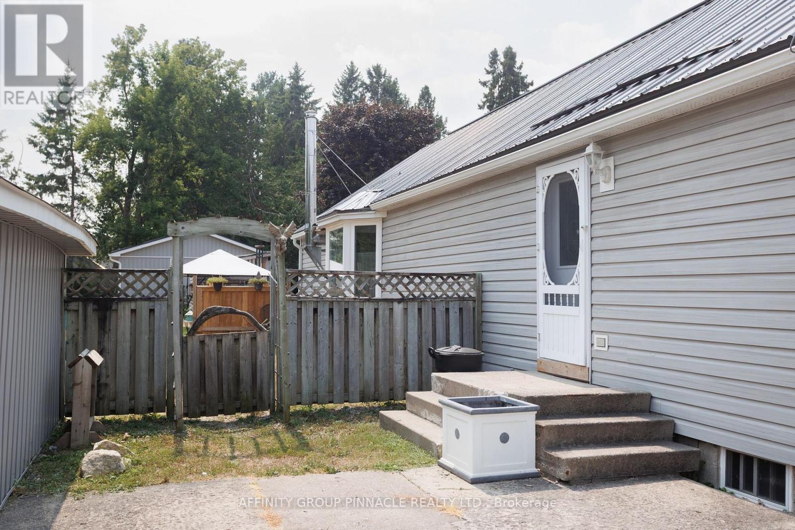Photo 39 of 97 Bolsover Road, Kawartha Lakes ON