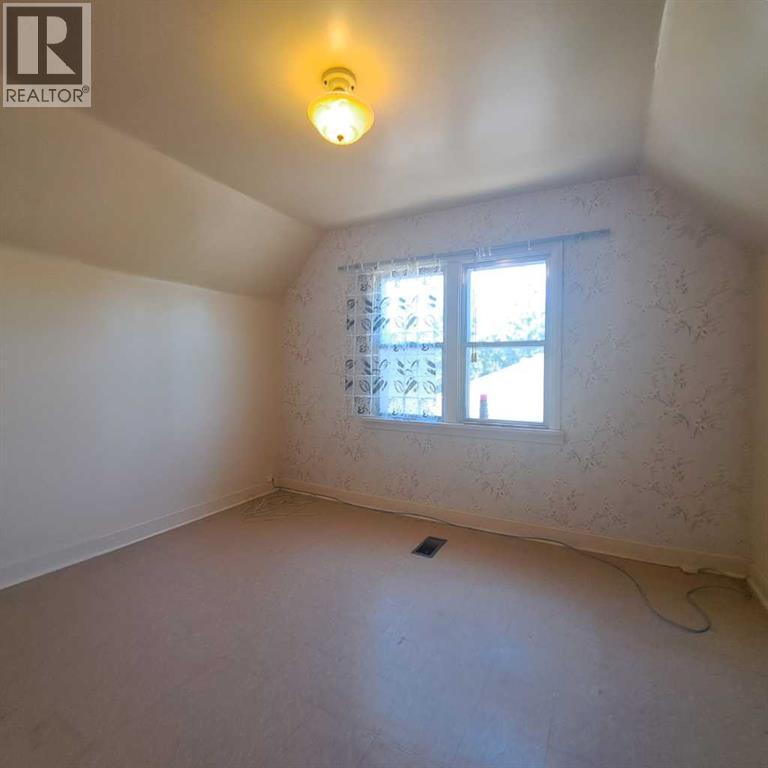 Photo 4 of 5316 50 Street, Lloydminster AB