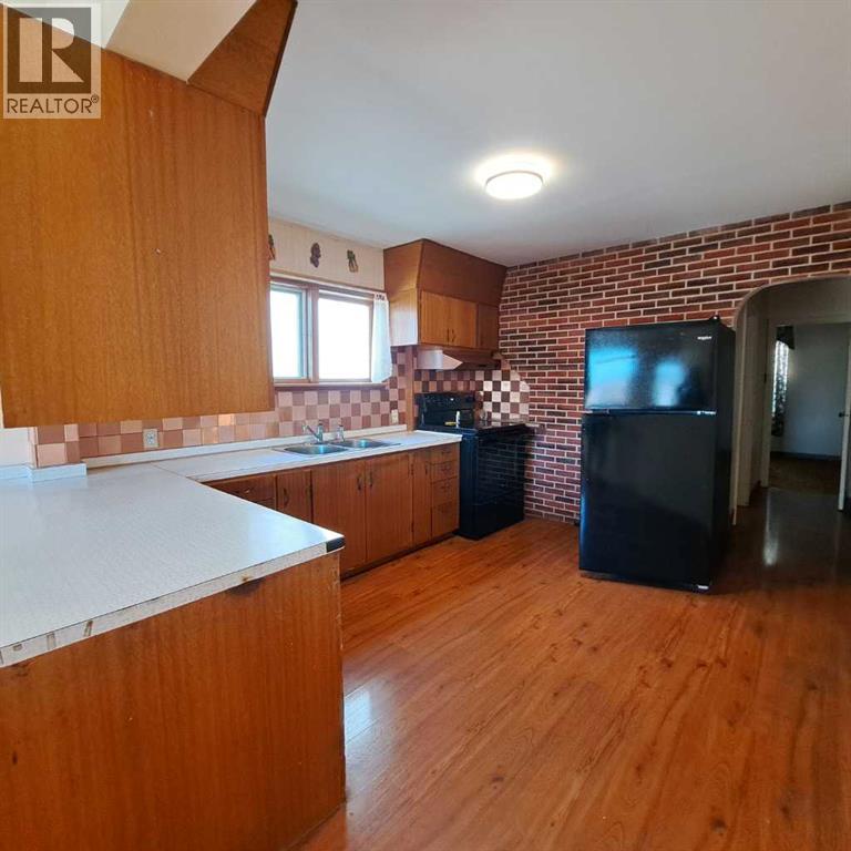 Photo 2 of 5316 50 Street, Lloydminster AB