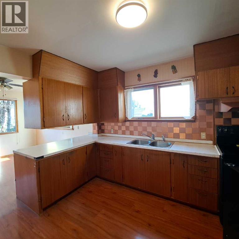 Photo 18 of 5316 50 Street, Lloydminster AB