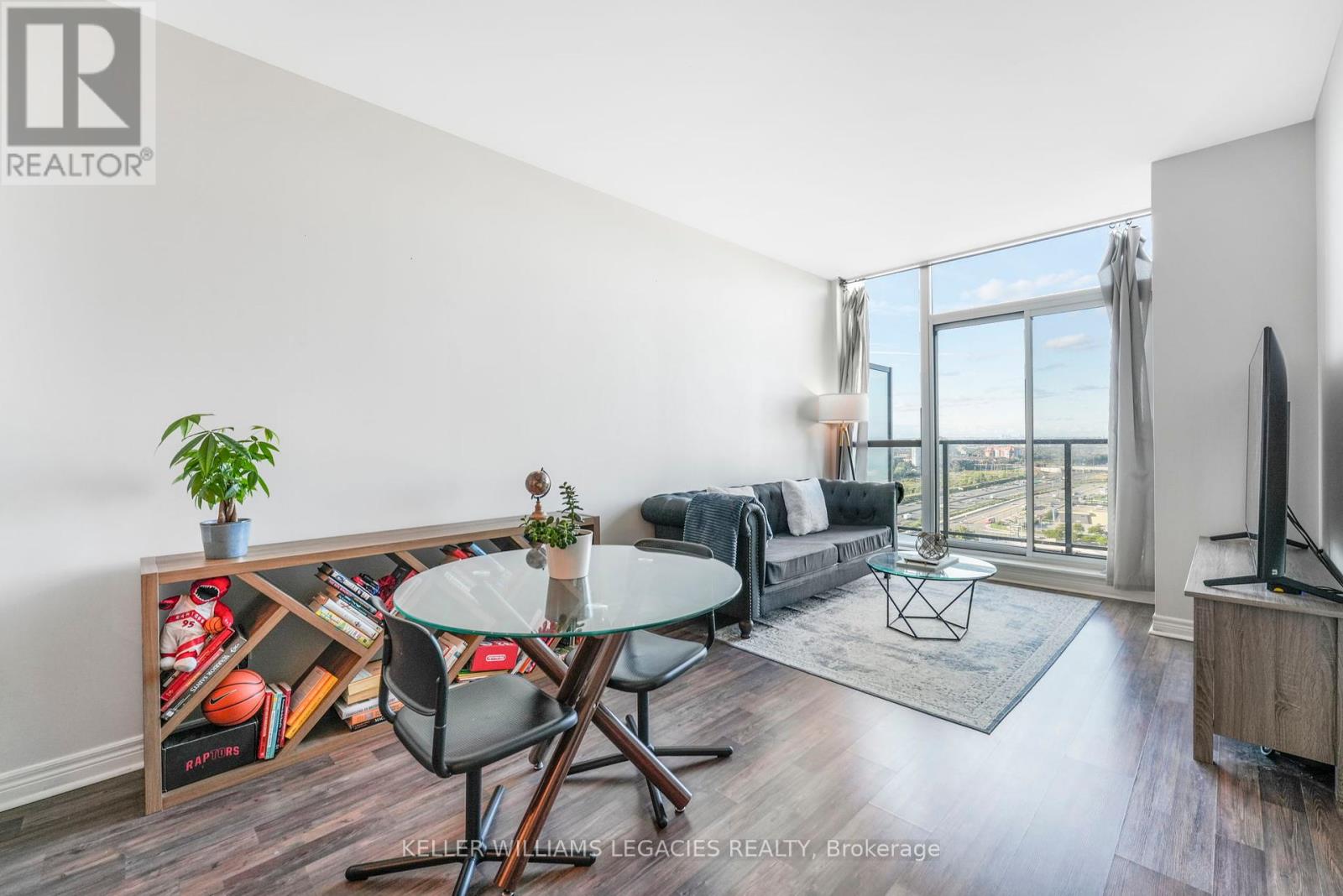 Photo 11 of Ph 18 339 Rathburn Road W, Mississauga ON