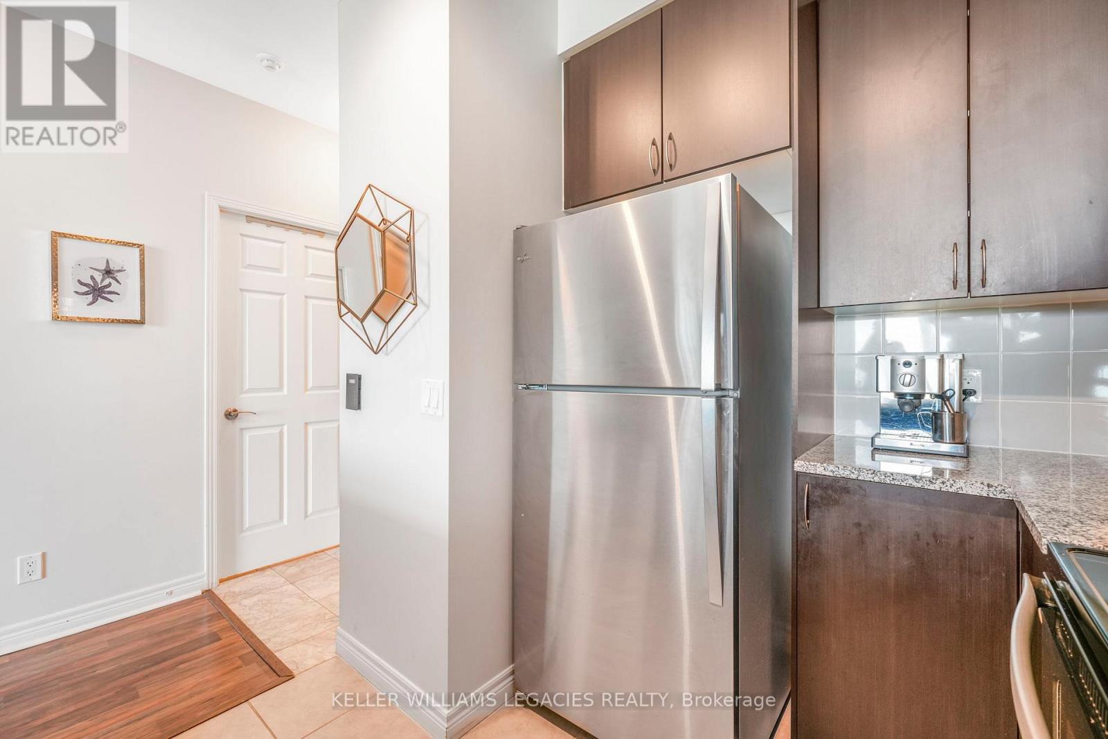 Photo 14 of Ph 18 339 Rathburn Road W, Mississauga ON