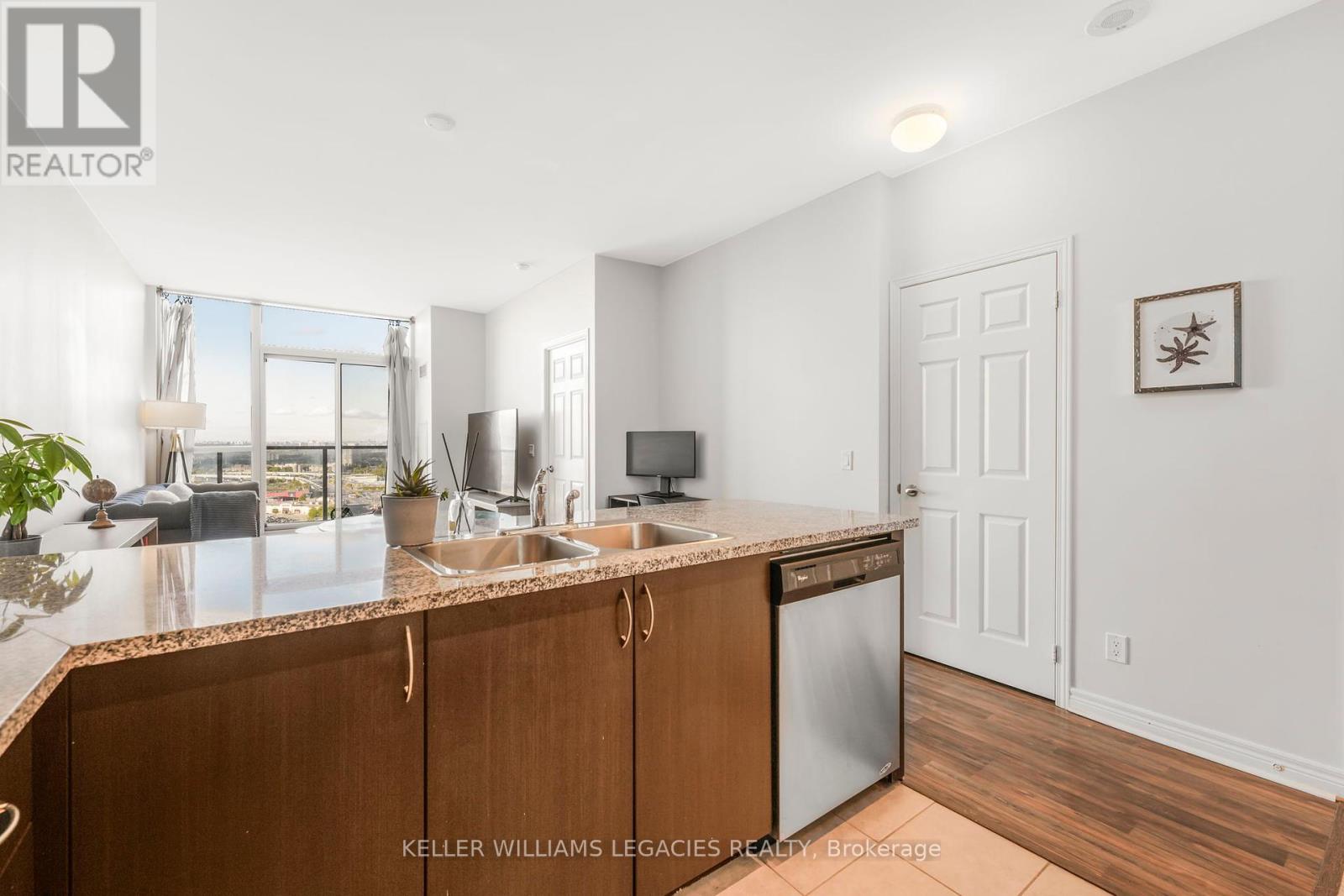 Photo 15 of Ph 18 339 Rathburn Road W, Mississauga ON
