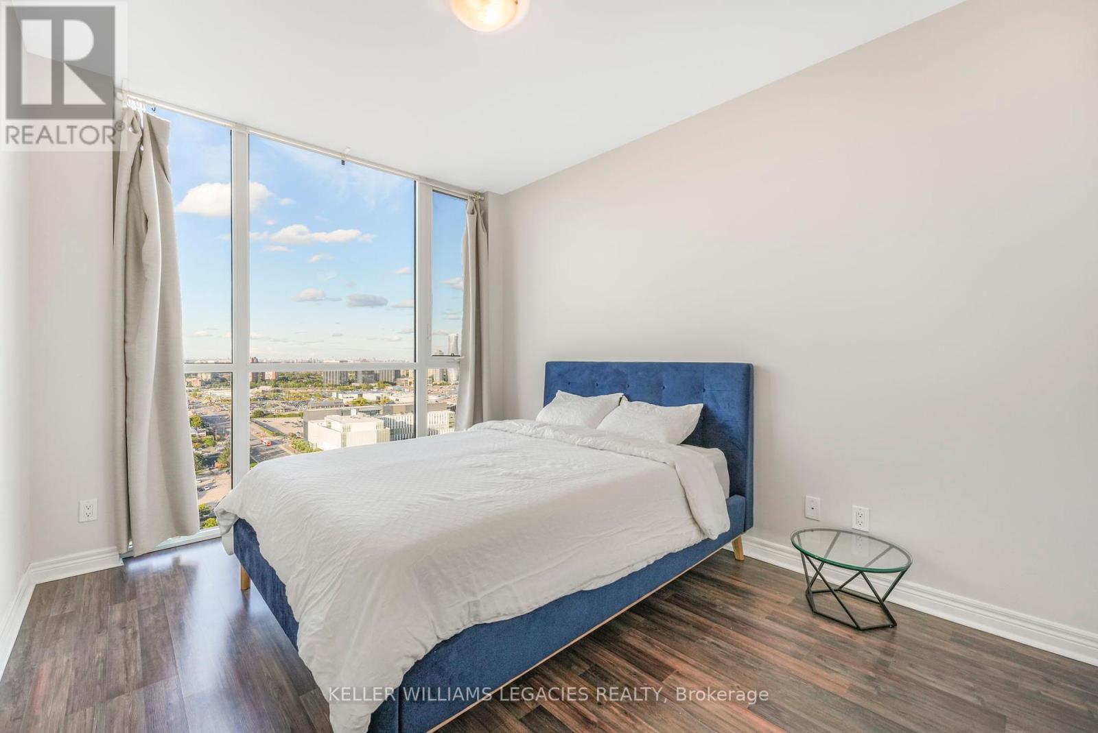 Photo 8 of Ph 18 339 Rathburn Road W, Mississauga ON