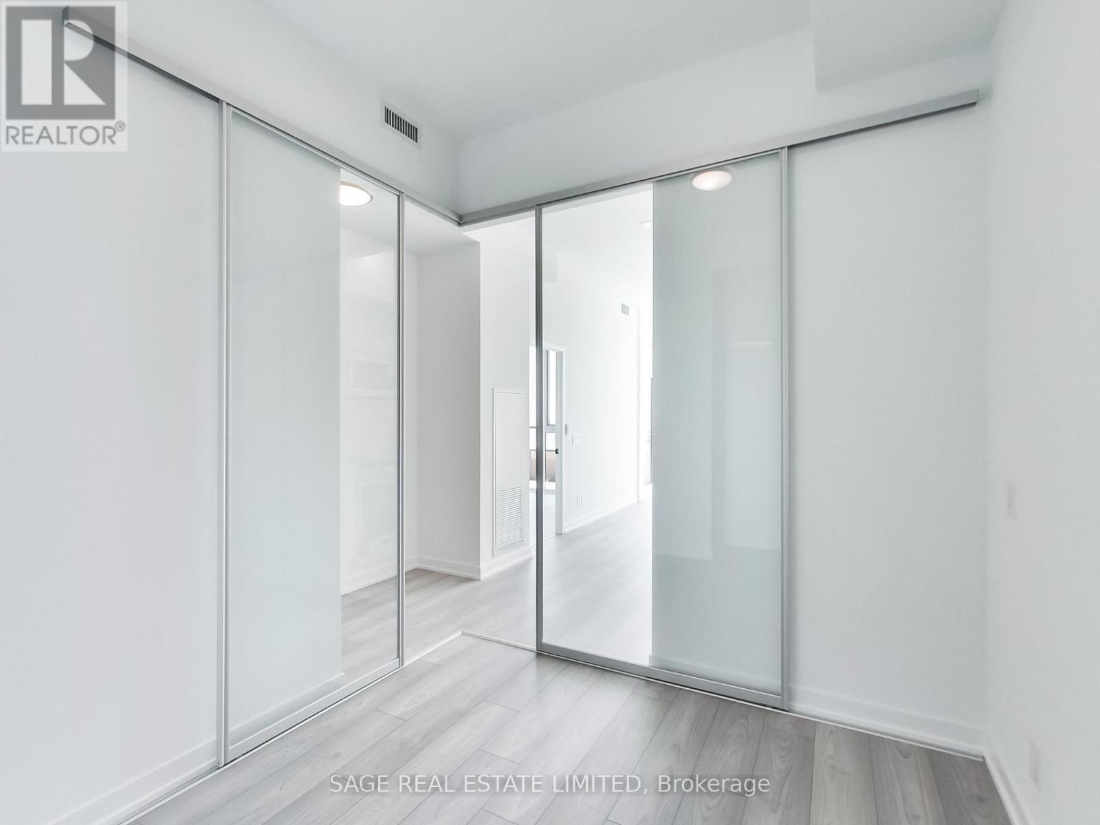 Photo 11 of 1210 285 Dufferin Street, Toronto ON
