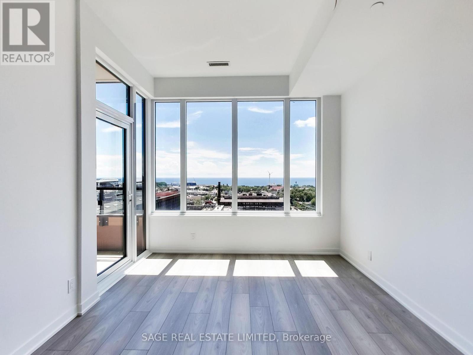 Photo 19 of 1210 285 Dufferin Street, Toronto ON