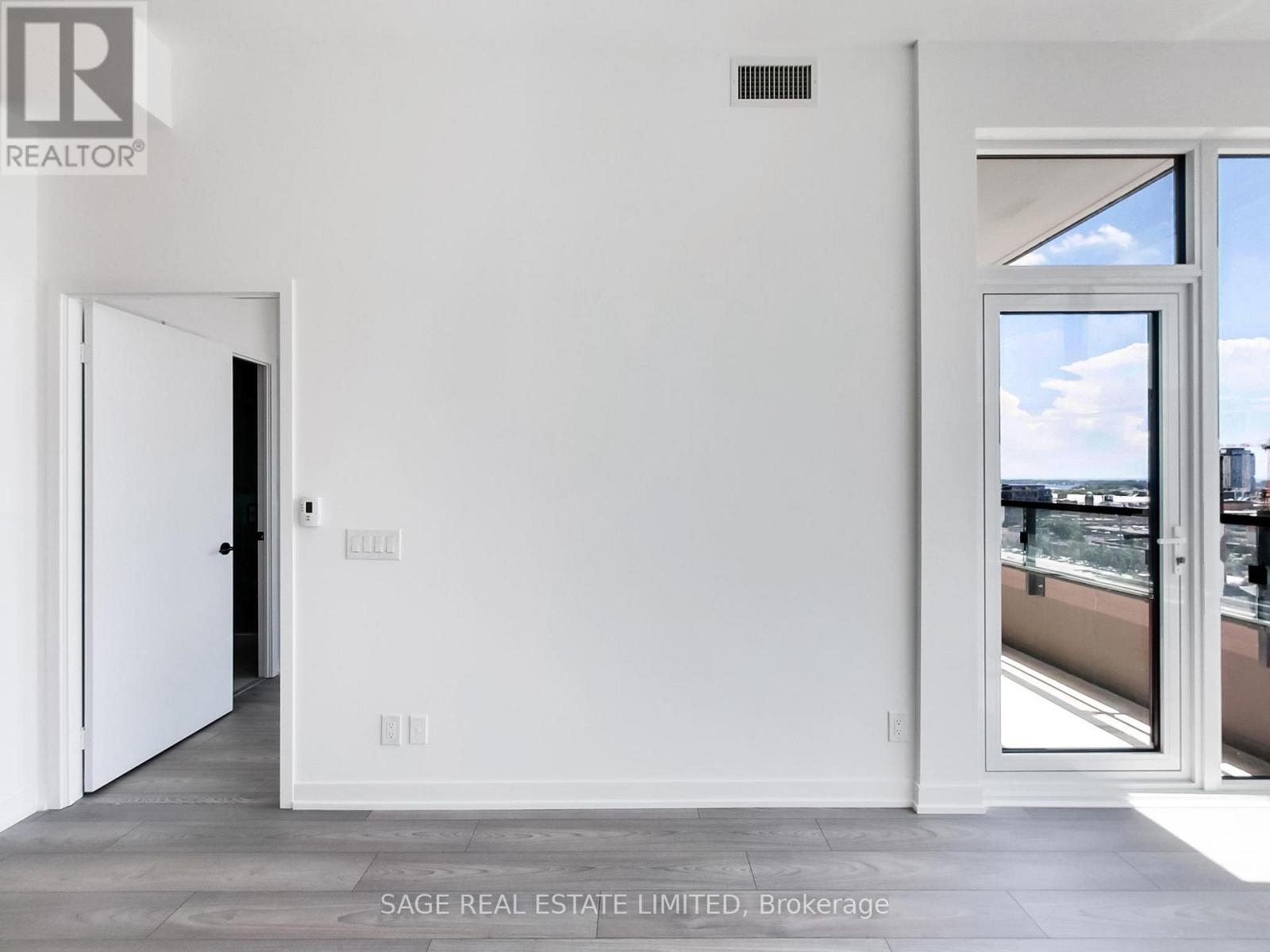 Photo 5 of 1210 285 Dufferin Street, Toronto ON